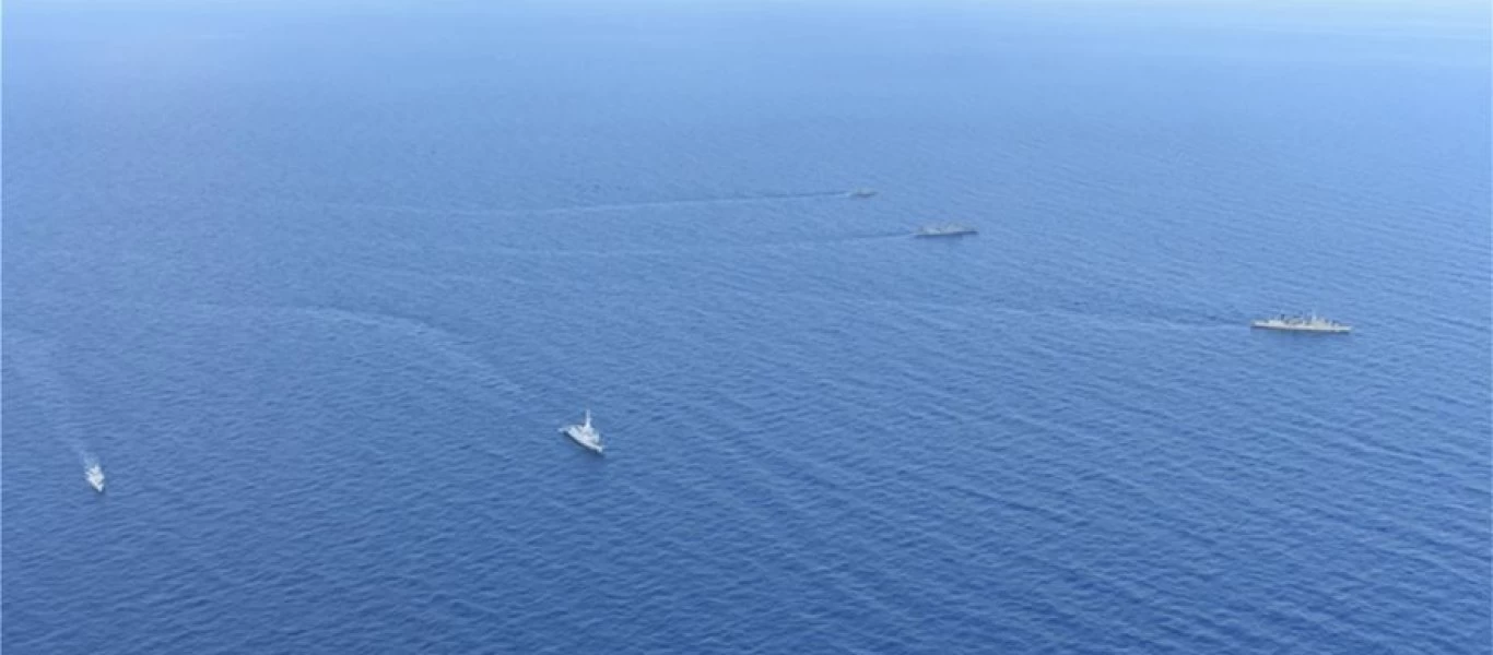 Δείτε εντυπωσιακές εικόνες από την κοινή ναυτική άσκηση Ελλάδας-Αιγύπτου νότια της Καρπάθου (βίντεο)